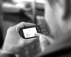 IMAGE : Man Using Smartphone